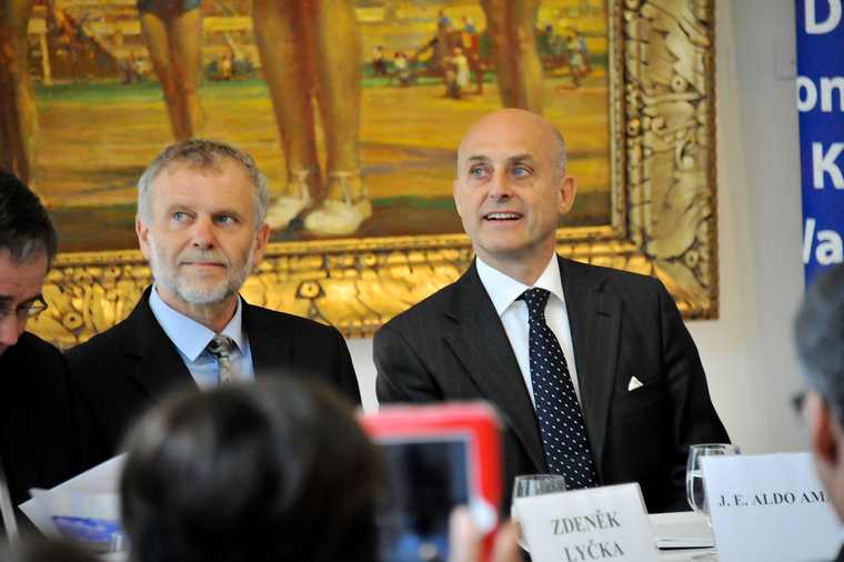 Dott. Licka Dott. Amati